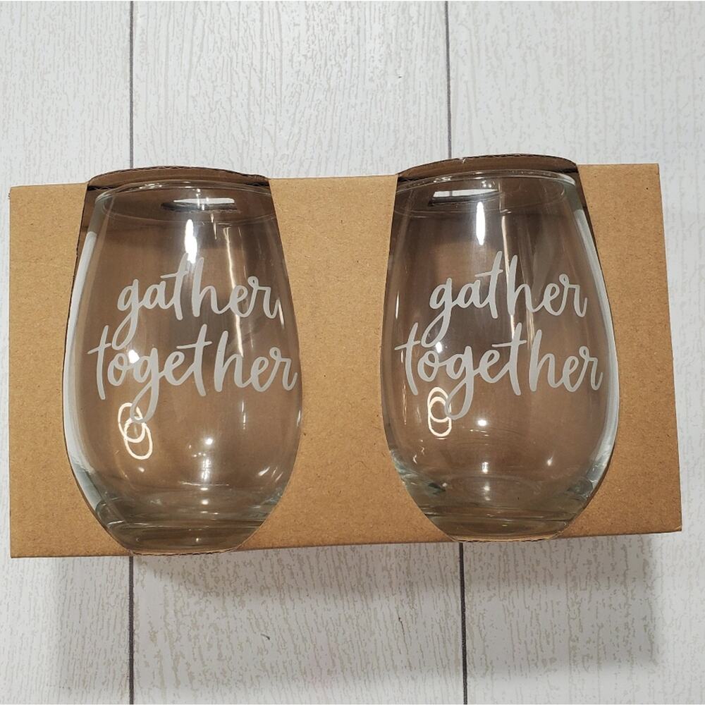 LUCKY STAR  Wine Glasses Set of 2 NWT